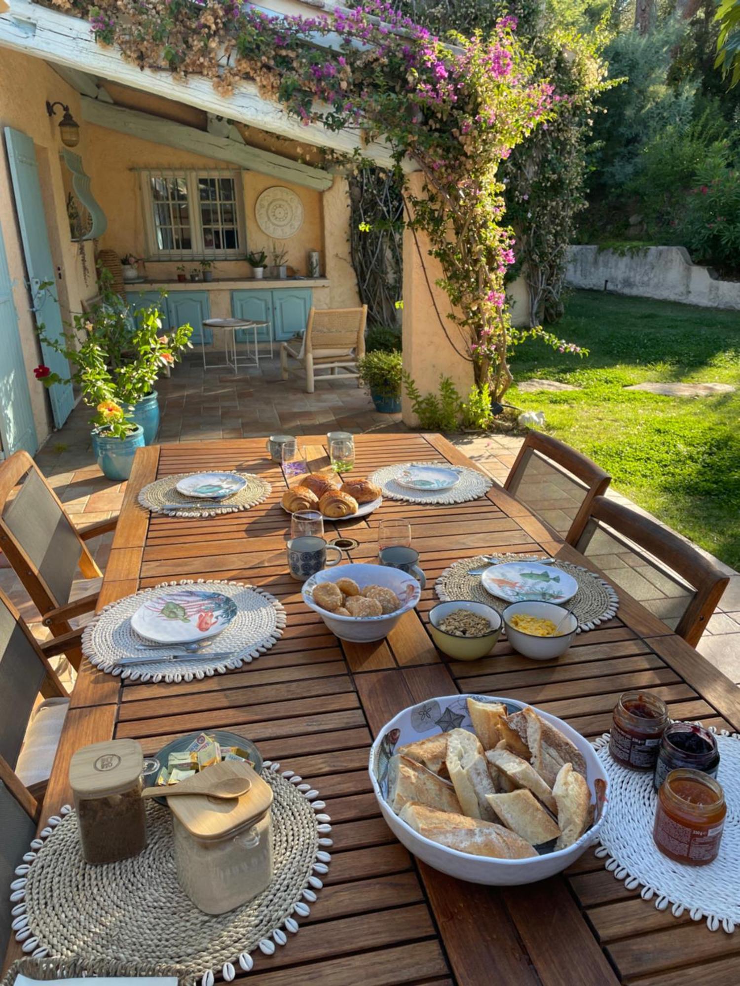 Paradis Provencal Bed and Breakfast Sainte-Maxime Exteriör bild